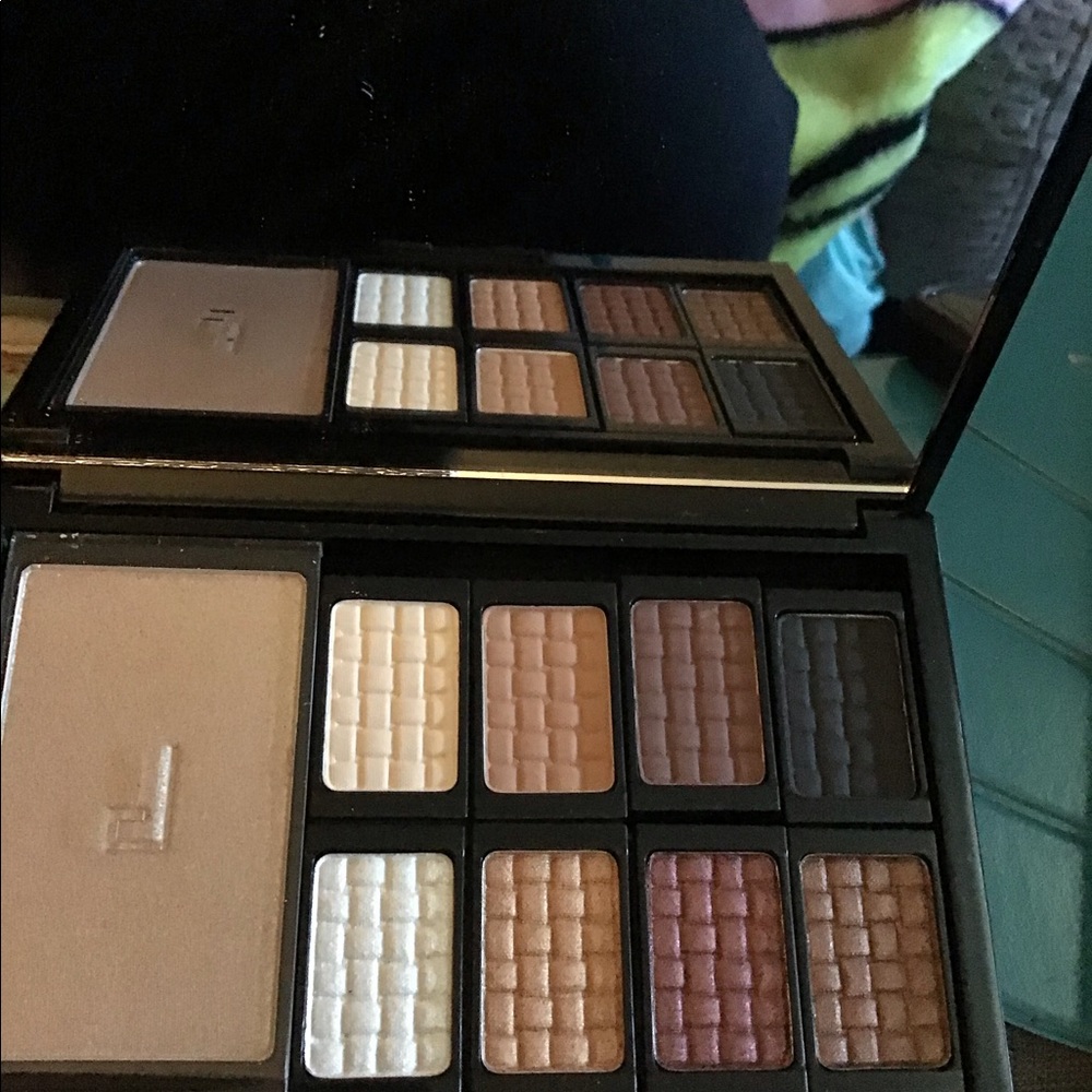 Doucce Freematic Eyeshadow Palette